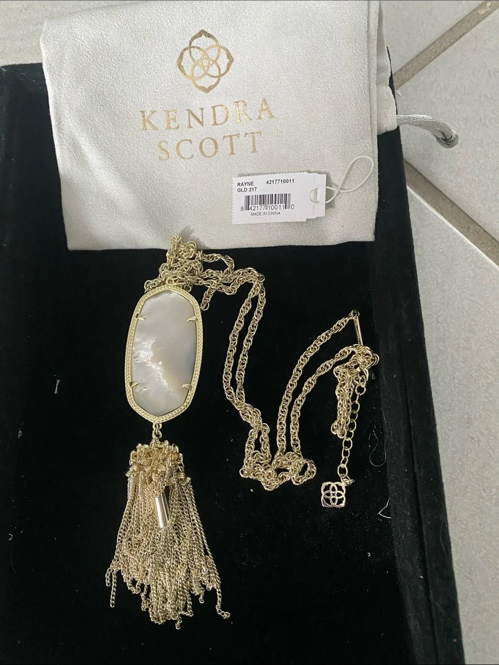 NWT Kendra Scott Rayne pendant long necklace white mother of pearl  /gold
